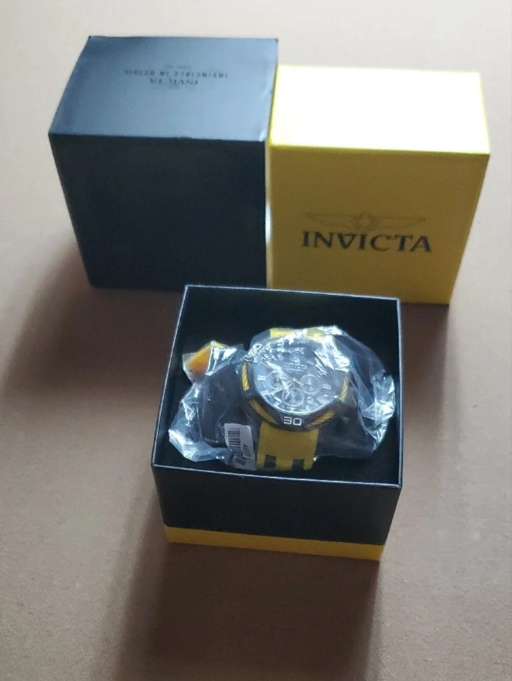 Invicta Bolt Vanguard Men's Watch - 50mm. Yellow. Black (46037)